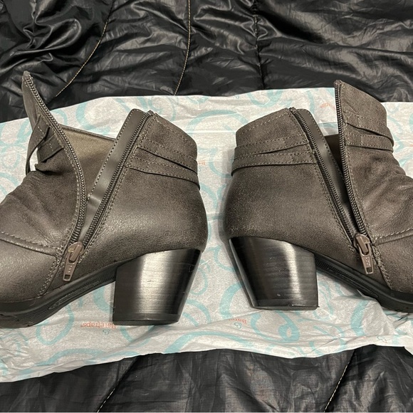 Baretraps | Women’s Rhapsody Ankle Boots | Size 7.5M - Picture 7 of 16